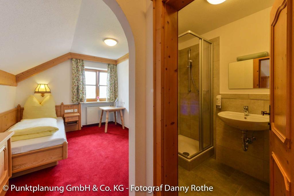 Alter Wirt Hotel Hechendorf am Pilsensee Bagian luar foto